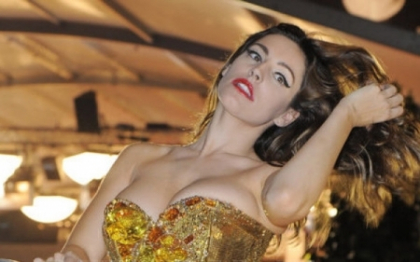 Aparitia care explica de ce a primit o propunere indecenta de un milion de dolari la Cannes. FOTO