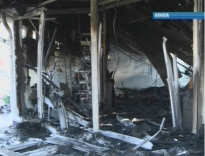 Afectat de incendiu acum doua luni, un bar din Cahul a ARS din nou! Care e versiunea pompierilor Afectat de incendiu acum doua luni, un bar din Cahul a ARS din nou! Care e versiunea pompierilor