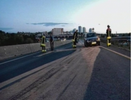 Consulul general al Moldovei in Germania, beat la volan? Si-a facut masina zob pe o autostrada. FOTO Consulul general al Moldovei in Germania, beat la volan? Si-a facut masina zob pe o autostrada. FOTO