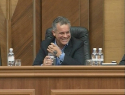 Glume si ironii in Parlament pe seama lui Oleg Voronin! "Sa-i acordam un ajutor social". Cum s-au amuzat deputatii Glume si ironii in Parlament pe seama lui Oleg Voronin! "Sa-i acordam un ajutor social". Cum s-au amuzat deputatii