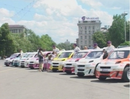 Centrul Chisinaului, luat cu asalt de masinile Volkicar! Pilotii promit spectacol Centrul Chisinaului, luat cu asalt de masinile Volkicar! Pilotii promit spectacol