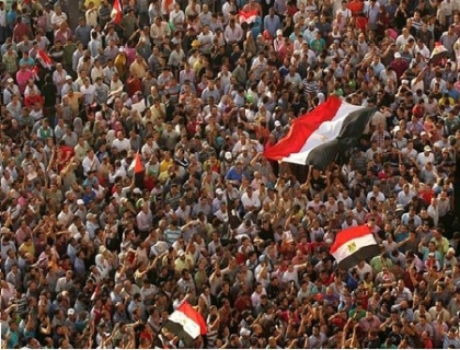 Egiptenii, din nou in strada. 10.000 de oameni protesteaza la Cairo, dupa sentinta data lui Mubarak Egiptenii, din nou in strada. 10.000 de oameni protesteaza la Cairo, dupa sentinta data lui Mubarak