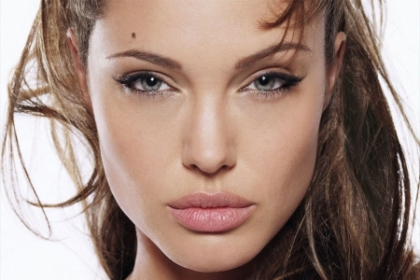 Poze cu Angelina Jolie care te vor soca! Cum arata actrita pana sa devina un star respectat