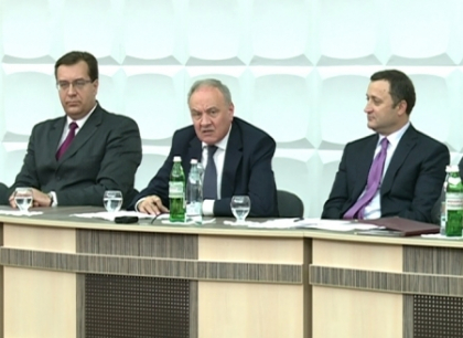 Timofti catre judecatori: "Vreti decenta? Aveti masini de 80 de mii euro, case cu patru etaje si chiar iahturi!"