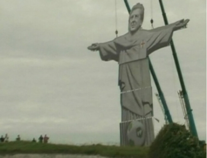 Antrenorul Roy Hodgson, rege in Anglia! Cum au numit englezii statuia construita in cinstea sa Antrenorul Roy Hodgson, rege in Anglia! Cum au numit englezii statuia construita in cinstea sa
