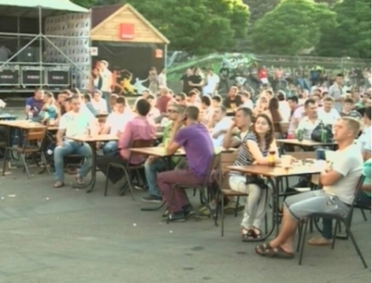 Nebunie la Chisinau! Mii de fani au venit in PMAN sa urmareasca EURO 2012! Cu ce impresii au ramas