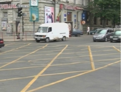 Noi marcaje pe strazile Capitalei! Ce semnifica acestea si cum vrea primarul sa-i disciplineze pe soferi