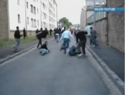Huliganii polonezi nu se linistesc! Suporterii croati, batuti pe o strada din Poznan Huliganii polonezi nu se linistesc! Suporterii croati, batuti pe o strada din Poznan