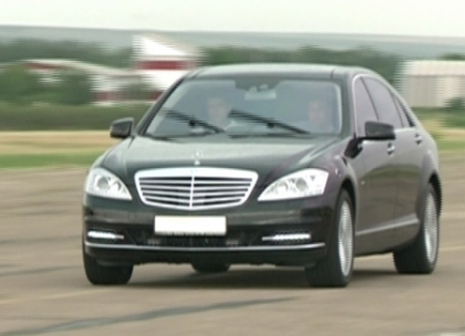 Frigider, masajul posteriorului si... televizoare! Ce dotari mai au Mercedesurile lui Filat, Lupu si Timofti Frigider, masajul posteriorului si... televizoare! Ce dotari mai au Mercedesurile lui Filat, Lupu si Timofti