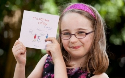 Succes incredibil, la numai 7 ani. O fetita a devenit cea mai tanara scriitoare britanica Succes incredibil, la numai 7 ani. O fetita a devenit cea mai tanara scriitoare britanica