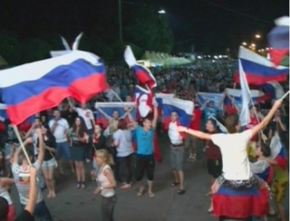 Si-au inecat amarul in pahar! Cum au trait fanii de la Chisinau eliminarea Rusiei de la EURO 2012