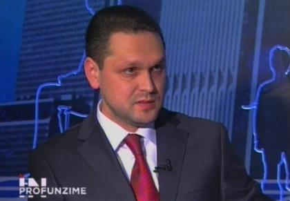 Zumbreanu despre "businessul" copierii la Bacalaureat: 16 mii de lei in safeu si telefoane ascunse dupa tabla