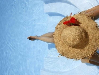 Mergi la piscina sau la strand? Vezi ce boli poti lua de acolo