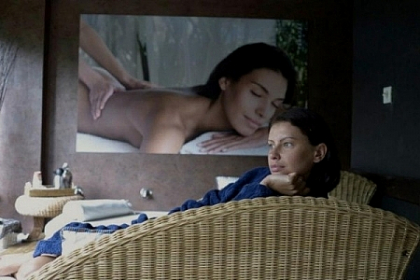 Natalia Barbu, relaxare totala la munte! Nemachiata si cu tigara alaturi. FOTO