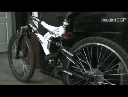 VIDEO. Hot fara rusine. Risca ani grei de inchisoare pentru ca fura... biciclete de la copii VIDEO. Hot fara rusine. Risca ani grei de inchisoare pentru ca fura... biciclete de la copii