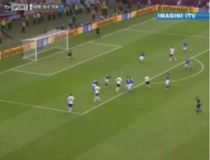 Dubla de senzatie a lui Balotelli, care a calificat Italia in finala! Nemtii pararesc EURO 2012 Dubla de senzatie a lui Balotelli, care a calificat Italia in finala! Nemtii pararesc EURO 2012