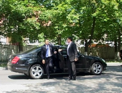 Masaj? Nu, n-am auzit. Marii tarii nu au observat diferente intre automobilele vechi si cele noi Masaj? Nu, n-am auzit. Marii tarii nu au observat diferente intre automobilele vechi si cele noi