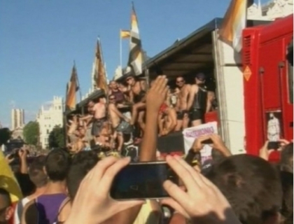 Homosexualii au invadat strazile din Madrid. Vezi ce i-a nemultumit Homosexualii au invadat strazile din Madrid. Vezi ce i-a nemultumit