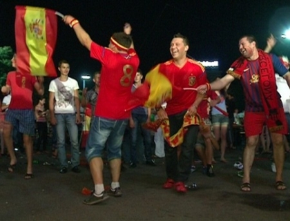 EURO 2012: Parca ar fi castigat Moldova. Cum au sarbatorit suporterii din Chisinau victoria Spaniei