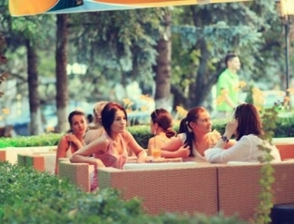 Lupta cu serile plicticoase de vara! Top terase din Chisinau - FOTO