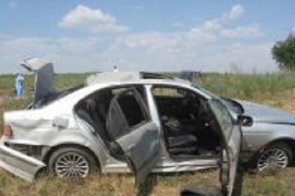 FOTO. Un barbat a murit dupa ce masina in care se afla s-a rasturnat