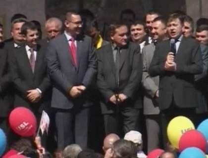 Basescu nu mai e la Cotroceni. Crin Antonescu a preluat interimatul Basescu nu mai e la Cotroceni. Crin Antonescu a preluat interimatul