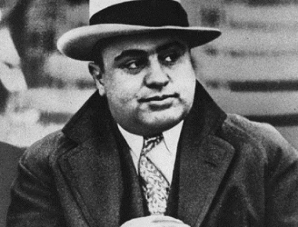 Masina lui Al Capone, "una din cele mai insemnate din istoria Americii", scoasa la licitatie Masina lui Al Capone, "una din cele mai insemnate din istoria Americii", scoasa la licitatie