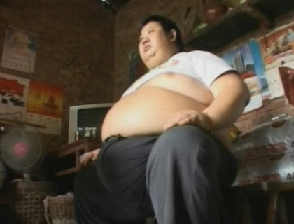 Are talia mai lata decat inaltimea sa. Vezi cum arata cel mai obez om din sudul Chinei Are talia mai lata decat inaltimea sa. Vezi cum arata cel mai obez om din sudul Chinei