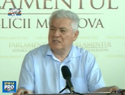 Deputatii aliantei, gata de vacanta. PCRM: "V-ati pus palma intr-un loc..."