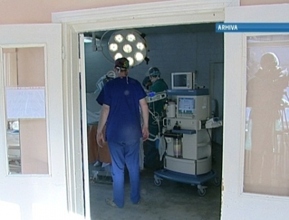 Medicul anesteziolog, vinovat de moartea unui copil in varsta de 13 ani, a fost restabilit in functie!