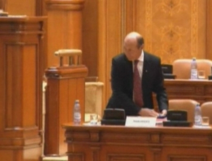 Basescu, in campanie electorala. Referendumul, monitorizat de catre Comisia Europeana