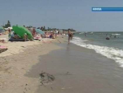 Plajele din Odesa, inchise! Ploile torentiale au maturat deseurile din oras, ducandu-le in mare