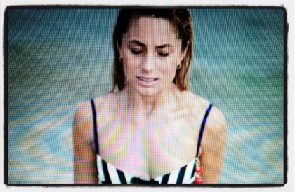 Natalie Toma, talie de viespe, fara photoshop! Cum apare vedeta in noul sau videoclip . FOTO
Natalie Toma, talie de viespe, fara photoshop! Cum apare vedeta in noul sau videoclip . FOTO