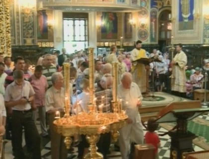 Slujba religioasa in aer liber. Preotii ortodocsi l-au comemorat astazi pe Stefan cel Mare Slujba religioasa in aer liber. Preotii ortodocsi l-au comemorat astazi pe Stefan cel Mare