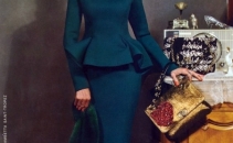 Are 82 de ani, arata incredibil si face concurenta tinerelor modele in noua campanie Lanvin. FOTO Are 82 de ani, arata incredibil si face concurenta tinerelor modele in noua campanie Lanvin. FOTO