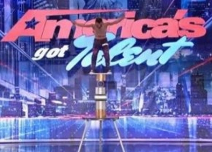 Putea sa ajunga in ambulanta dupa acest numar! Moldoveanul care a uimit publicul la America\'s Got Talent Putea sa ajunga in ambulanta dupa acest numar! Moldoveanul care a uimit publicul la America\'s Got Talent