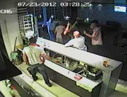 Noi impuscaturi in barul din Ialoveni! Retinerea criminalului, sarbatorita periculos de cativa indivizi