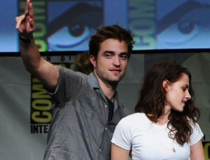 A recunoscut ca a inselat. Kristen Stewart si-a cerut iertare public de la Robert Pattinson A recunoscut ca a inselat. Kristen Stewart si-a cerut iertare public de la Robert Pattinson