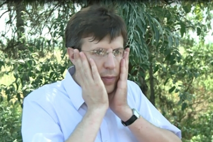 VIDEO. Primarul Chirtoaca, doborat de canicula! I s-a facut rau in timp ce discuta cu jurnalistii
VIDEO. Primarul Chirtoaca, doborat de canicula! I s-a facut rau in timp ce discuta cu jurnalistii