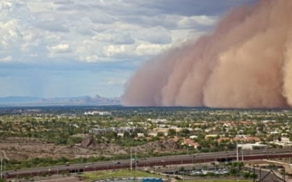 Fenomen neobisnuit in Phoenix. Intreg orasul a fost invaluit de un nor urias de praf. VIDEO