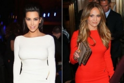 Kim Kardashian vs Jennifer Lopez - siluete asemanatoare, aceeasi rochie. Pe cine sta mai bine? FOTO Kim Kardashian vs Jennifer Lopez - siluete asemanatoare, aceeasi rochie. Pe cine sta mai bine? FOTO
