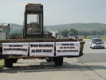 VIDEO. Cu tractoarele in strada! Agricultorii au iesit la protest. Ce ii nemultumeste