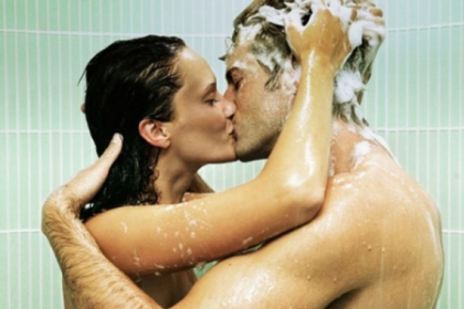 Sex sub dus - intre o experienta fierbinte si un orgasm ceresc!