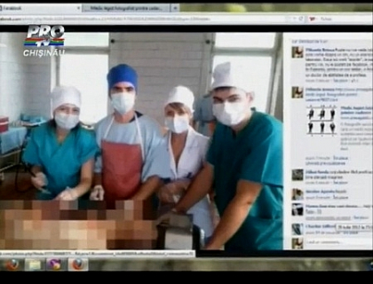 Reprezentantii Universitatii de Medicina: Fotografia in care 4 tineri diseaca un cadavru nu a fost facuta la noi! Reprezentantii Universitatii de Medicina: Fotografia in care 4 tineri diseaca un cadavru nu a fost facuta la noi!