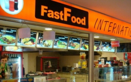 Meniul de fast-food pe care NU iti permiti sa-l comanzi: burger de 666 dolari si hot dog de 2.300 Meniul de fast-food pe care NU iti permiti sa-l comanzi: burger de 666 dolari si hot dog de 2.300