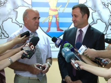 S-au inteles? "Baltiul ar putea renunta la referendum". Panciuc, multumit de proiectul Guvernului S-au inteles? "Baltiul ar putea renunta la referendum". Panciuc, multumit de proiectul Guvernului