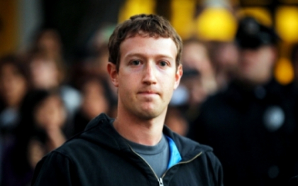 Zuckerberg a iesit din primii 10 miliardari ai lumii in IT dupa ce actiunile Facebook s-au prabusit