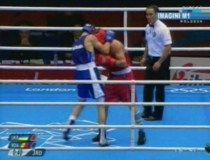 Singurul pugilist moldovean prezent la Jocurile Olimpice a ratat medalia! Vasile Belous, invins Singurul pugilist moldovean prezent la Jocurile Olimpice a ratat medalia! Vasile Belous, invins