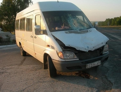 FOTO. Batran, lovit mortal de un microbuz de pe ruta Chisinau-Edinet