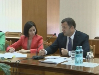 O noua reforma in educatie? Mai multi angajati risca sa fie dati afara! Maia Sandu: Proiectul e pregatit